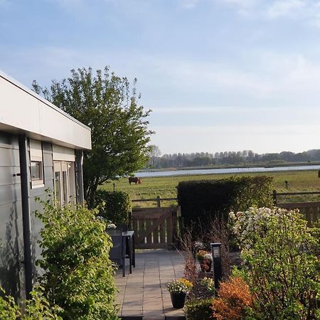Cottage Geestmerambacht, Een Nieuw Vrijstaande Sfeervol En Landelijk Gelegen Vakantiewoning Koedijk Exteriör bild